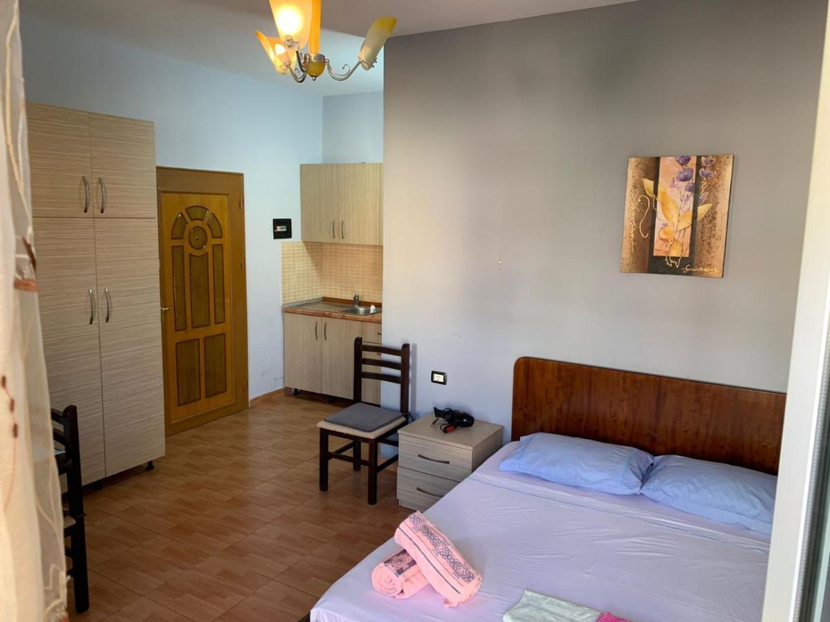 Gazi'S Apartament For Rent Golem  Eksteriør billede
