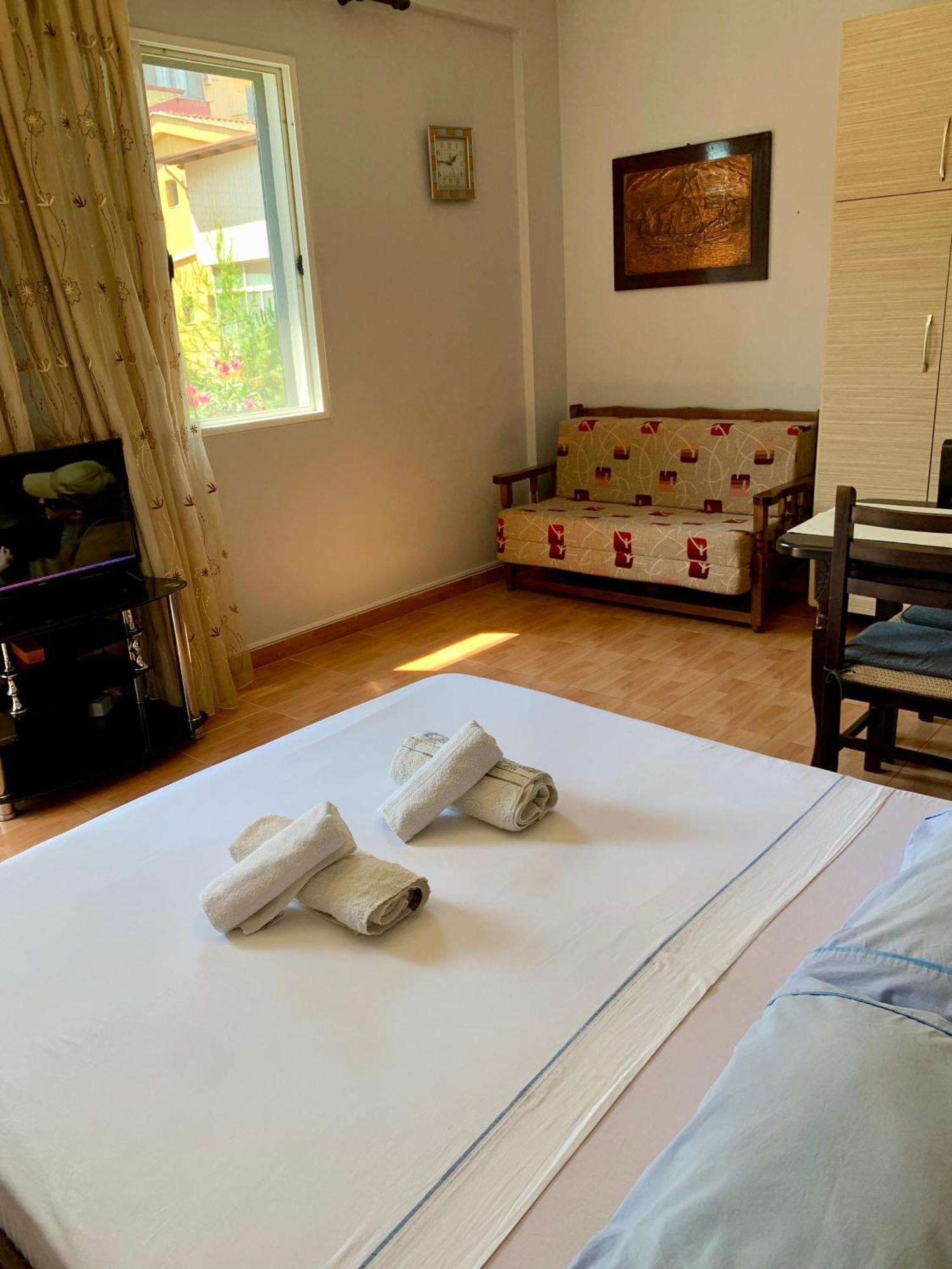 Gazi'S Apartament For Rent Golem  Eksteriør billede